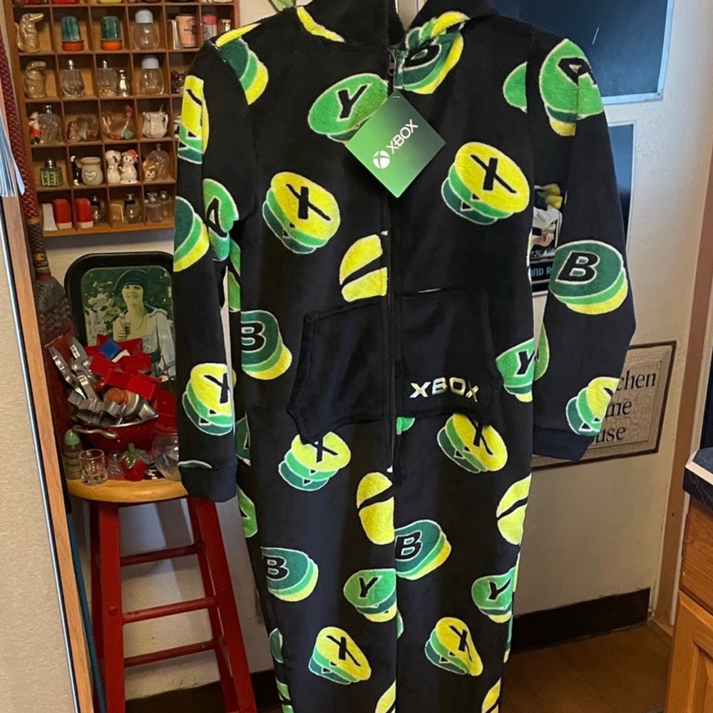 NWT Xbox Black & Green Logo Onesie With Hood Size 9/10 Years Old